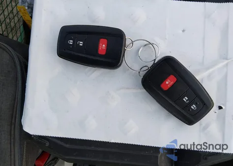 2022 Toyota Rav4 Hybrid Xle from USA, damaged, VIN 4T3RWRFV8NU069616